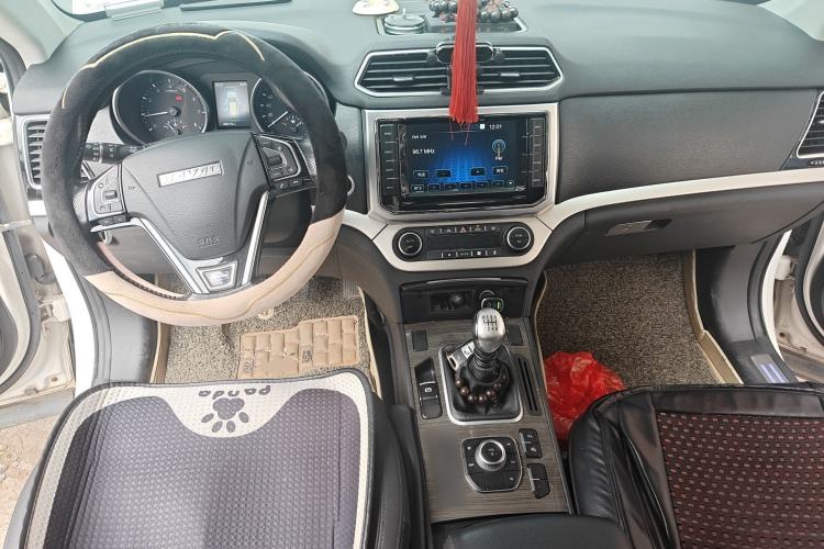 Used Haval H6 Coupe 2016 Blue Label 1.5T Manual Two-Wheel Drive Elite Model Center Console