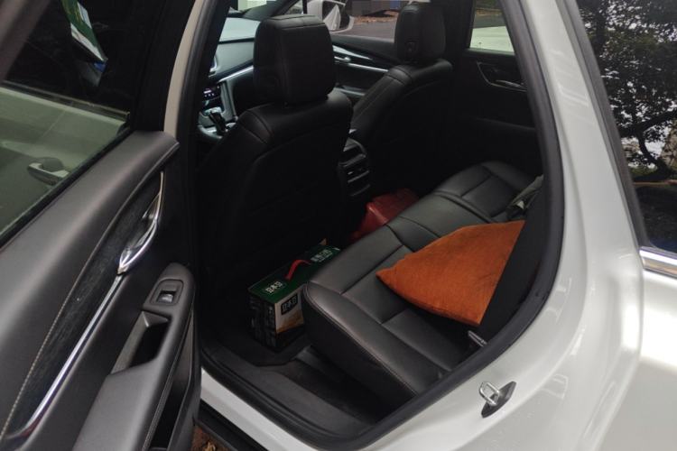 Used Cadillac XT5 2022 2.0T Two-Wheel Drive Luxury Version Left Rear Seat