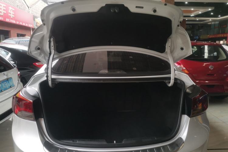 Used Hyundai Elantra (5th Generation / Langdong) 2015 1.6L Automatic Fashion Model