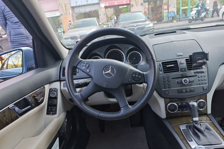 Used Mercedes-Benz C-Class 2010 C 300 Fashion Model