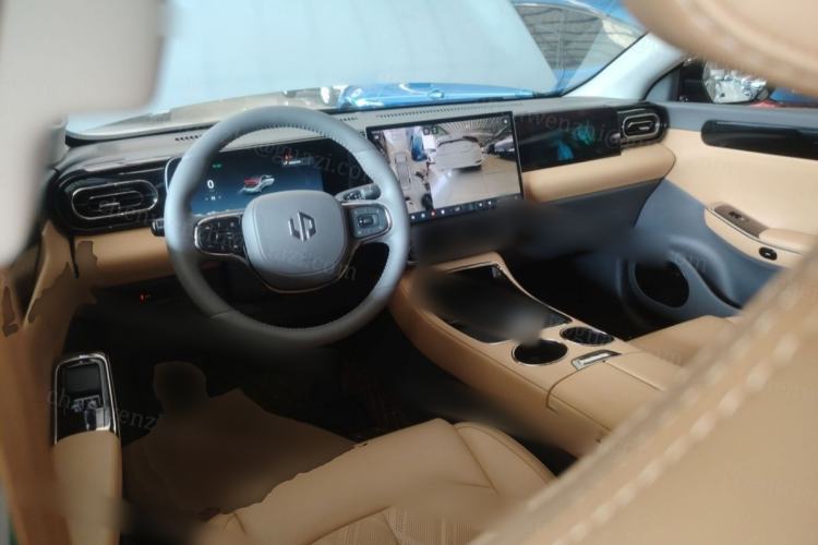 Used Leapmotor C01 2024 Pure Electric 525 Luxury Edition Center Console