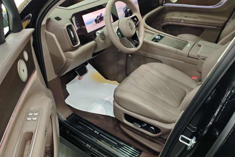 Used Hima AITO M9 2024 Range-Extended Ultra Version 52 kWh 5-Seater Model Driver Seat