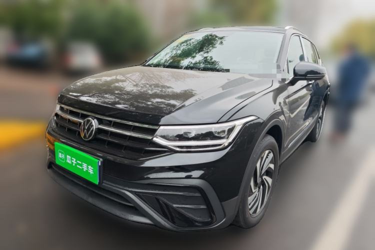 Used Volkswagen Tiguan L 2025 Model, Outstanding Version, 300TSI Automatic Two-Wheel Drive Longteng Edition Front Left 45 Deg