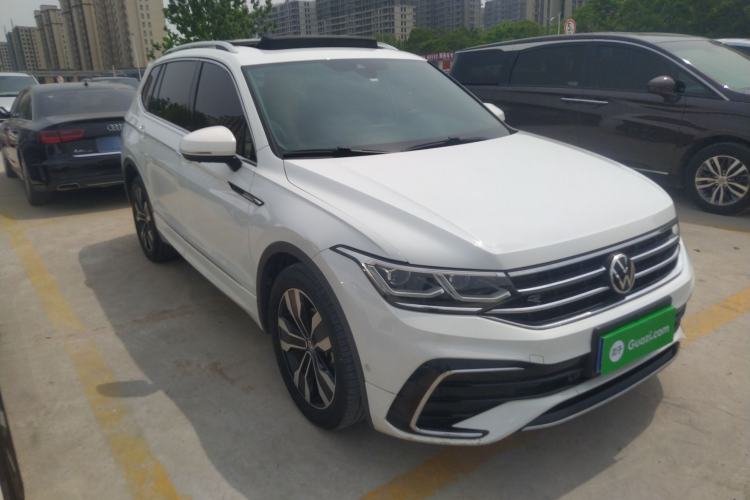 Used Volkswagen Tiguan L 2023 330TSI Automatic Two-Wheel Drive R-Line Flagship Edition Front Right 45 Deg