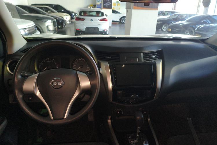 Used Nissan Navara 2017 2.5L Automatic 4x4 Luxury Edition QR25
