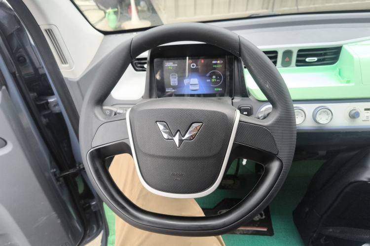 Used Wuling Hongguang MINIEV 2021 Macaron Fashion Edition Lithium-Ion Battery Steering Wheel