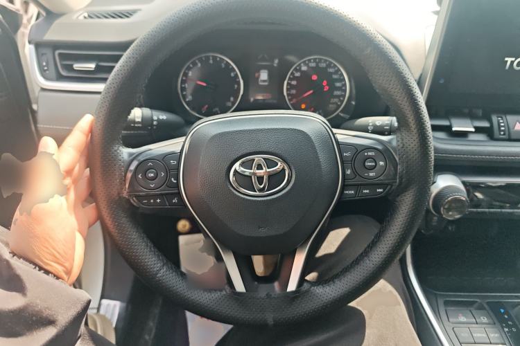 Used Toyota Wildlander 2021 2.0L CVT Two-Wheel Drive Luxury Edition Steering Wheel