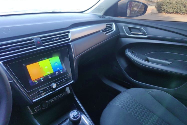 Used Roewe i5 2019 1.5L Manual 4G Connected Langyue Edition