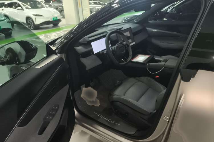 Used Lynk & Co 08 EM-P 2023 120km Long-Range Halo