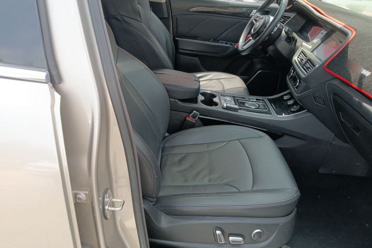 Used Zotye T600 2016 Sport Edition 2.0T DCT Prestige Model Right Front Seat