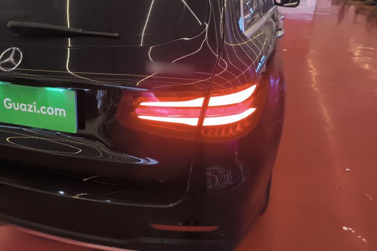 Used Mercedes-Benz GLC 2017 GLC 260 4MATIC Luxury Model
