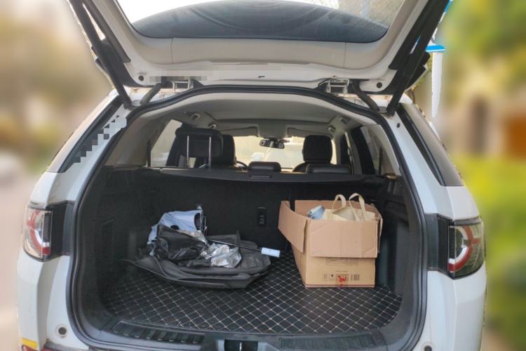 Used Land Rover Discovery Sport 2018 240 PS SE Version Trunk