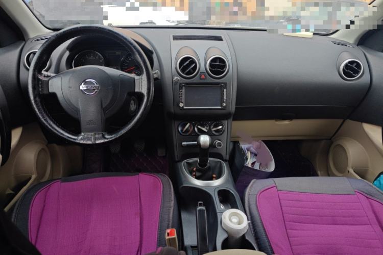 Used Nissan Qashqai 2012 1.6XE Wind 5MT 2WD Center Console