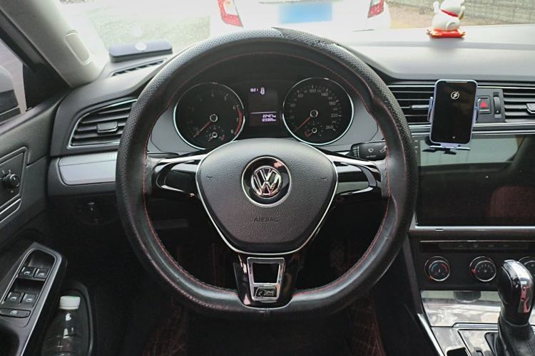 Used Volkswagen Lamando 2015 230TSI DSG Fashion Edition Steering Wheel
