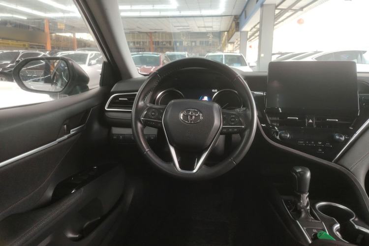 Used Toyota Camry 2023 2.0G Luxury Edition
