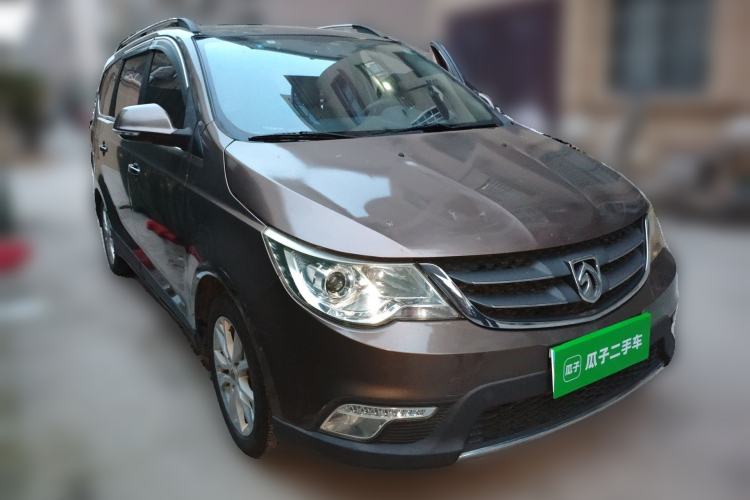 Used Baojun 730 2014 1.5L manual Comfort version 7 seats
