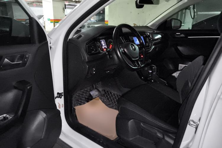 Used Volkswagen T-ROC 2018 280TSI DSG Two-Wheel-Drive Comfort Version China V Standard