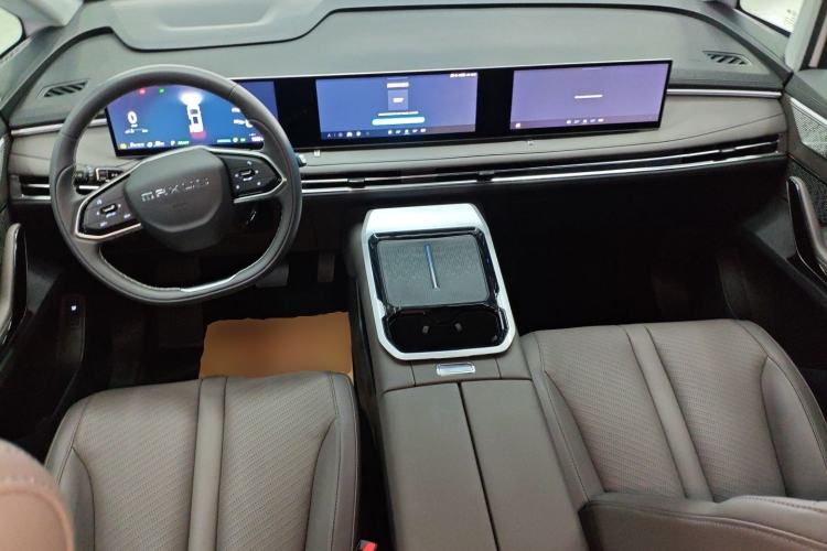 Used SAIC MAXUS Dajia 7 2024 Super Hybrid Ultra-Long Range Edition – Premium Version
