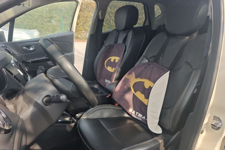 Used Renault Captur 2015 1.2T Automatic Luxury First Edition Left Front Seat