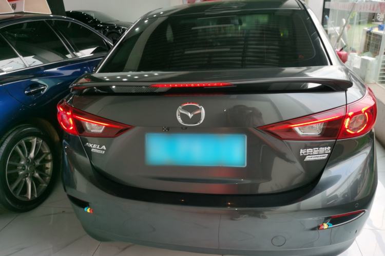 Used Mazda 3 Axela 2017 Sedan 1.5L Automatic Luxury Model Emission Standard China V
