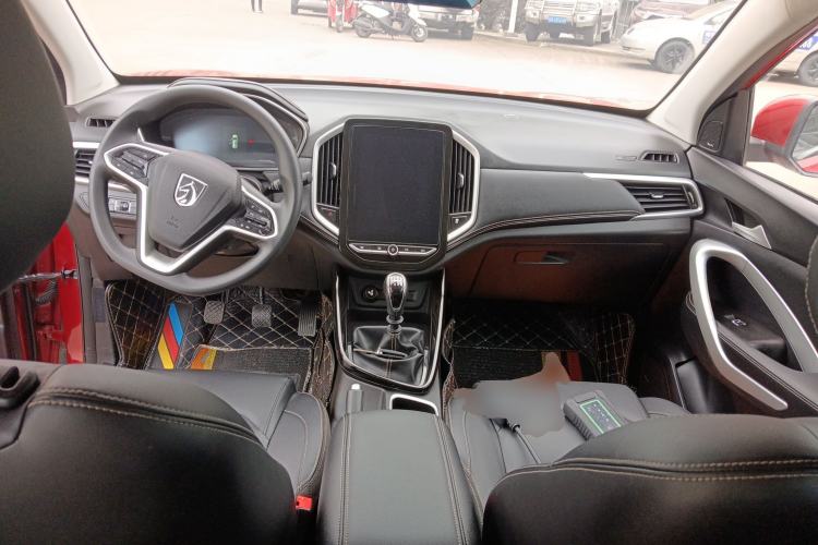 Used Baojun 530 2021 Global Car Anniversary Edition 1.5T Manual Luxury Model 7 Seats Center Console