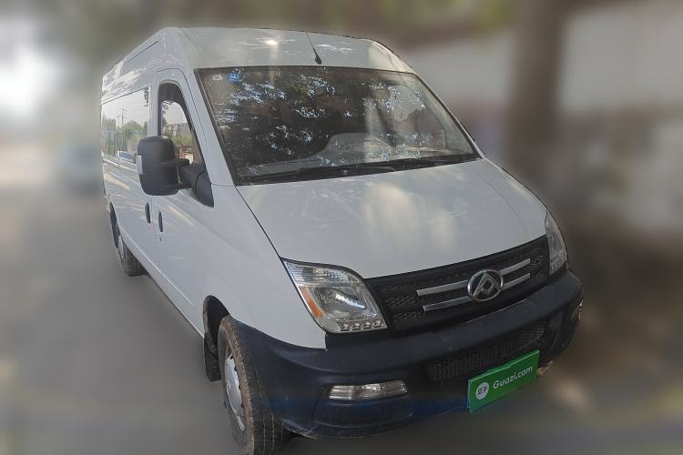 Used SAIC MAXUS Xintu V80 2019 2.5T Classic Model AMT Aoyuntong Long Wheelbase Mid-Roof 7-Seater
