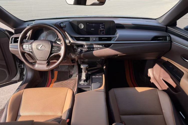 Used Lexus ES 2020 200 Excellence Edition
