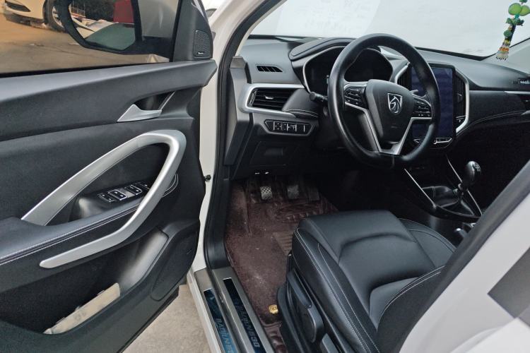 Used Baojun 530 2021 Global Car Anniversary Edition 1.5T Manual Luxury Model 6 Seats