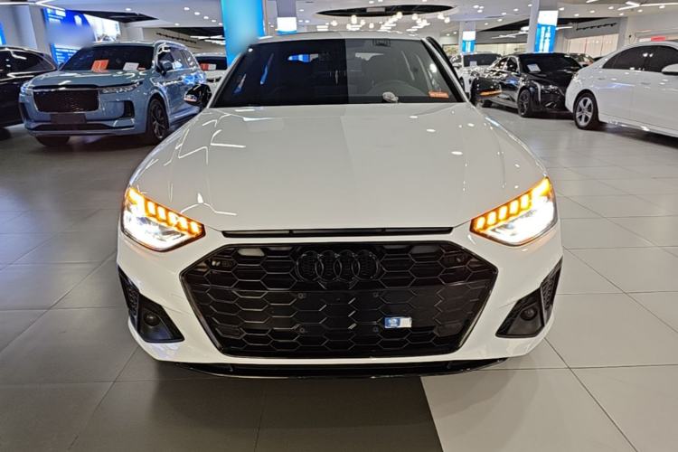 Used Audi A4L 2023 40 TFSI Luxury Dynamic Model
