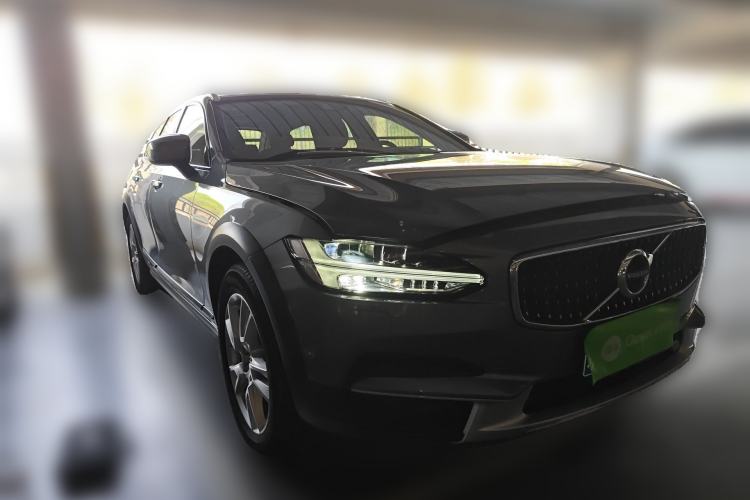 Used Volvo V90 2017 Cross Country T5 AWD Smart Range Edition
