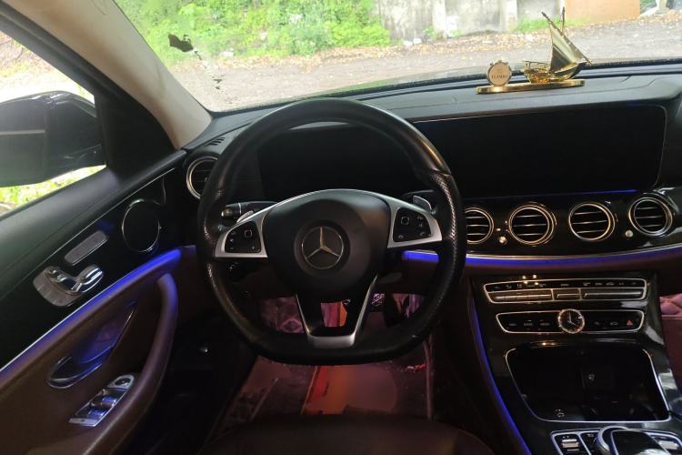 Used Mercedes-Benz E-Class 2016 E 300 L Sporty and Stylish Model