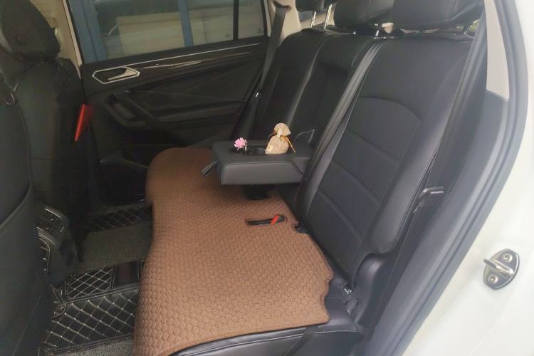 Used Volkswagen Tiguan L 2023 Revised Version 330TSI Automatic Two-Wheel Drive Smart Enjoyment Edition Left Rear Seat