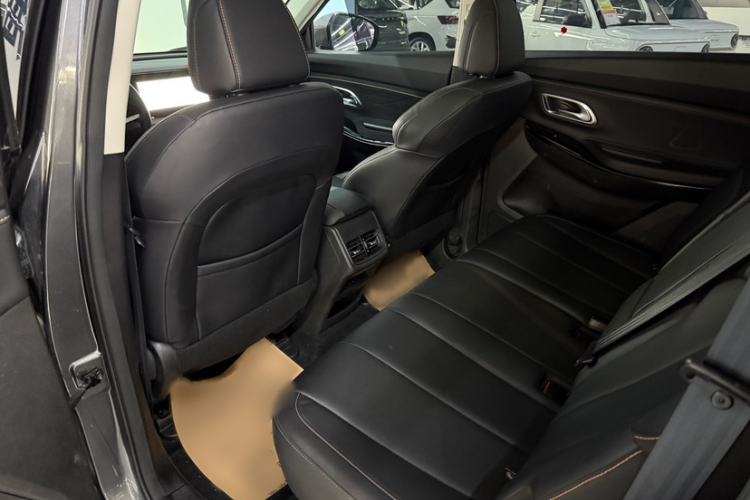 Used CHANGAN OSHAN X7 PLUS 2023 Enjoy Edition 1.5T Automatic Smart Edition 7-Seater Interior 6