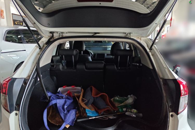 Used Honda Vezel 2020 1.5L CVT Luxury Edition Trunk