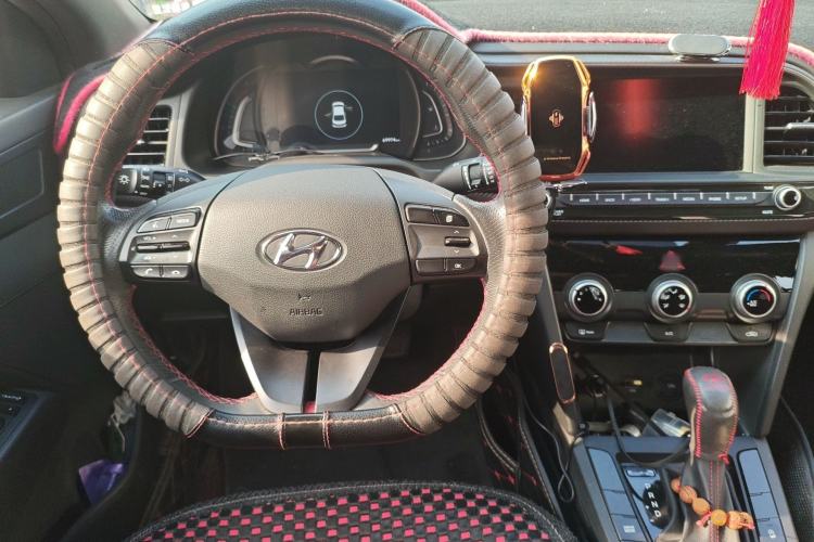 Used Hyundai Elantra (6th Generation / Lingdong) 2019 1.4T Dual-Clutch Xuan Dong · Dynamic Model