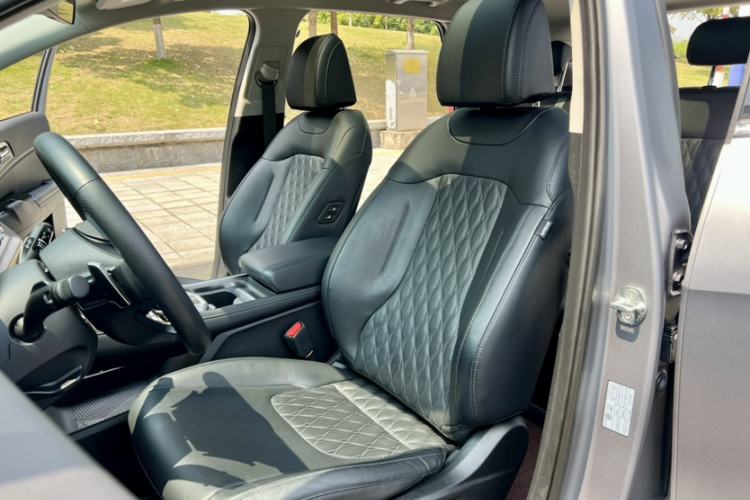 Used Kia Sportage (Chinese Domestic Model) 2023 2.0T Two-Wheel Drive Flagship Edition
