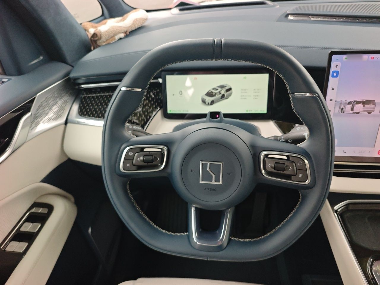 Zeekr 009 2024 Six-Seat Executive Version 4WD 108 kWh — снимка 10