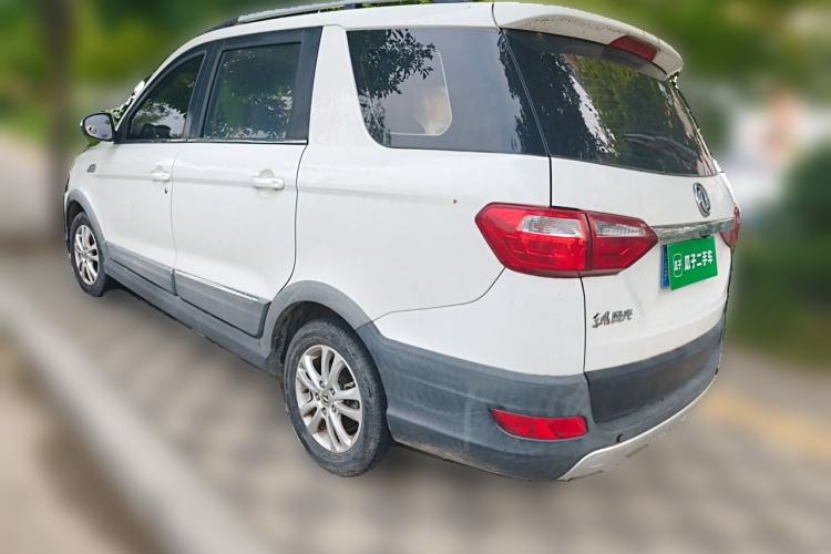 Used Dongfeng Fengon 370 2016 1.5L Manual Luxury Version SFG15-02 7 Seats