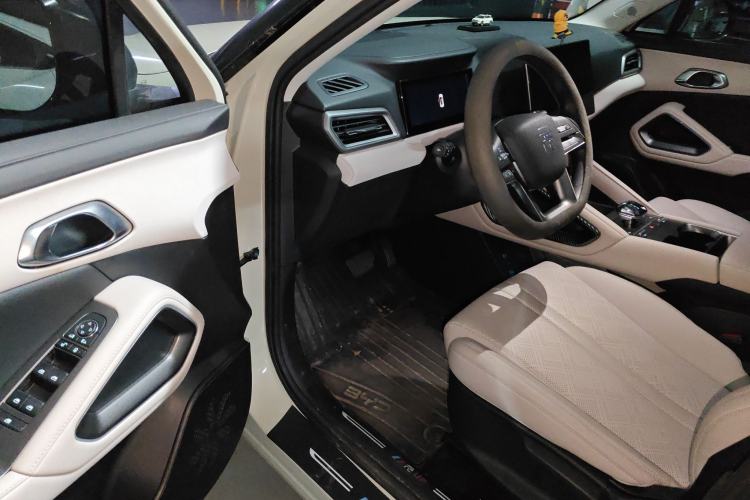 Used BYD Yuan UP 2024 401KM Leading Edition
