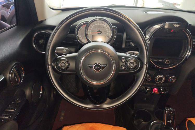 Used MINI 2018 1.5T ONE PLUS Five-Door Edition Steering Wheel