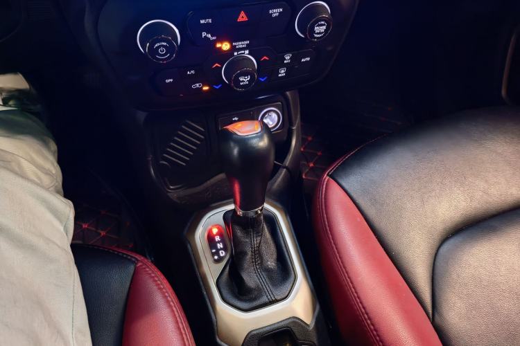 Used Jeep Renegade 2018 Connected Large Screen Version 180T Automatic Jingneng Version