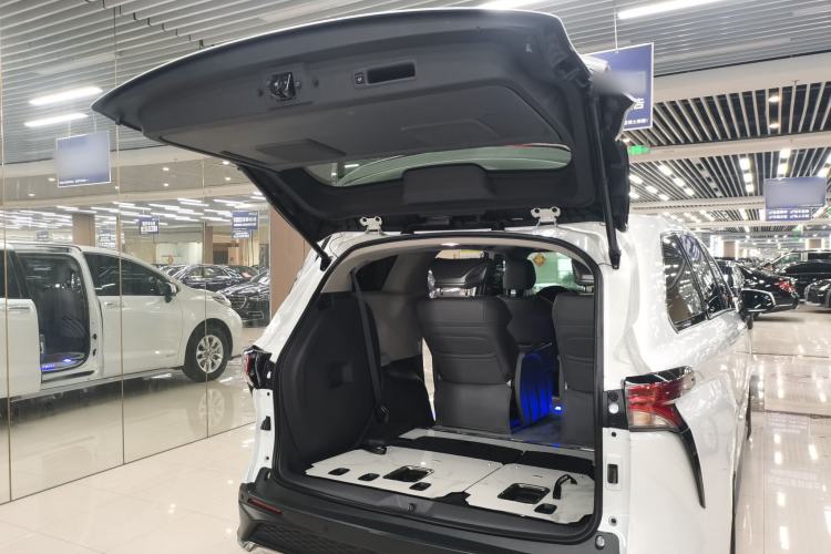 Used Toyota Granvia 2023 2.5L Hybrid Comfort Edition