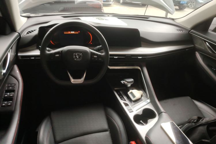 Used CHANGAN CS35PLUS 2021 Blue Whale NE 1.4T DCT Prestige Model Center Console