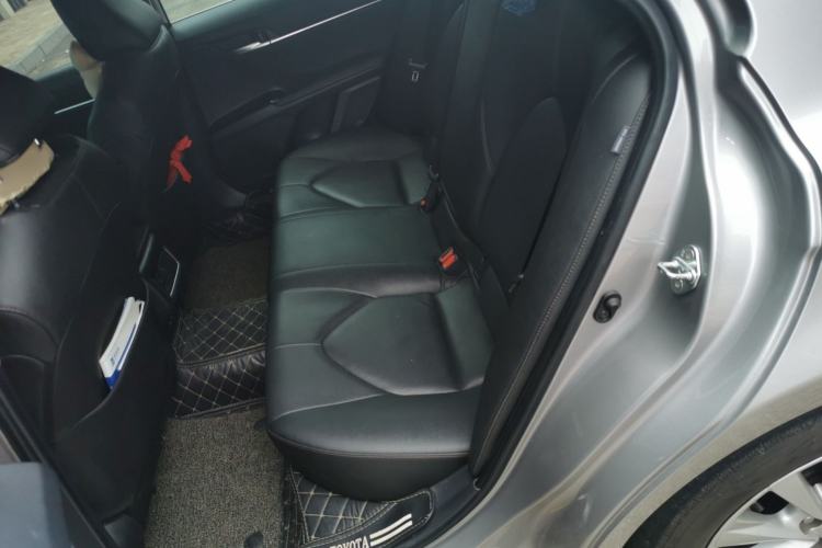 Used Toyota Camry 2021 2.0G Luxury Edition
