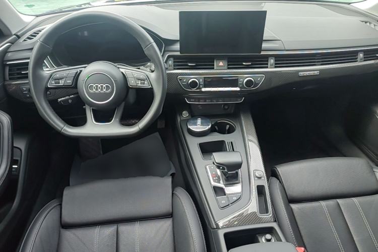 Used Audi A4L 2022 40 TFSI Luxury Dynamic Model

