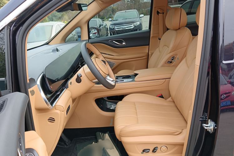 Used VOYAH Dream 2024 PHEV Extended-Range Premium Edition