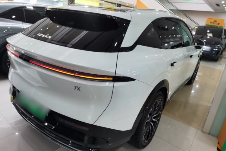 Used Zeekr 7X 2025 100kWh Long-Range All-Wheel Drive Intelligent Driving Version

