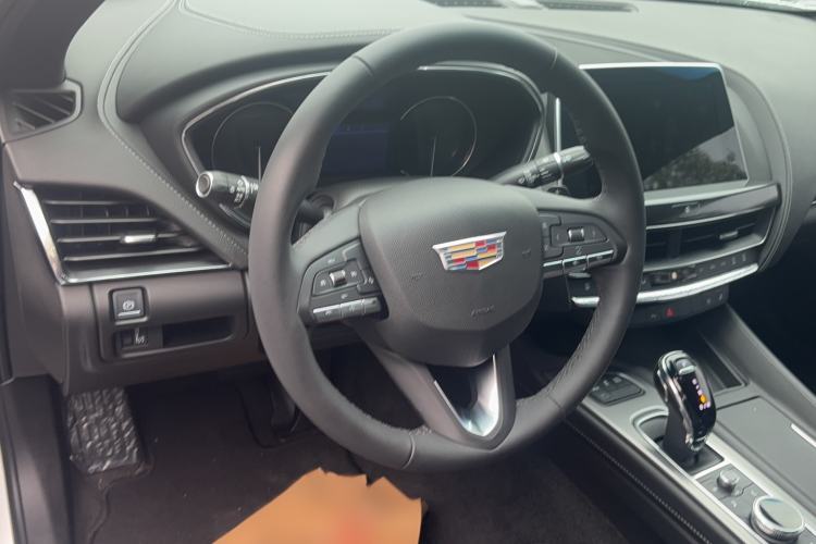 Used Cadillac CT5 2022 28T Luxury Edition Steering Wheel