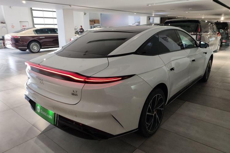 Used IM L7 2022 Dynamic Model Rear Right 45 Deg