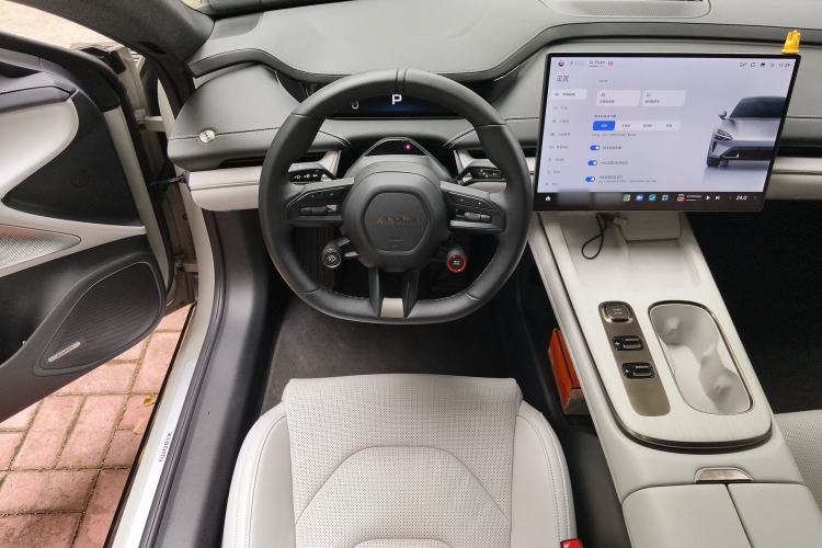 Used Xiaomi Auto SU7 2024 Rear-Drive Standard Founder Edition Steering Wheel